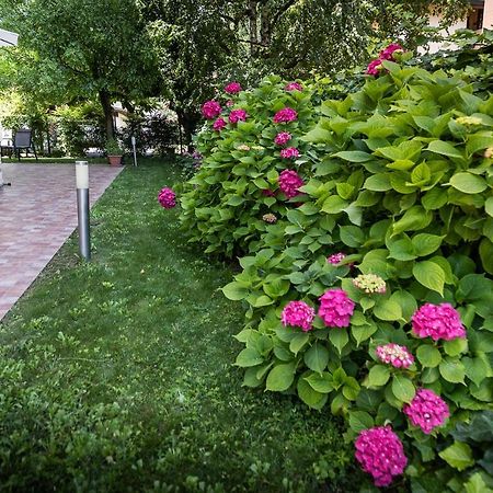 Verona Suites Bagian luar foto